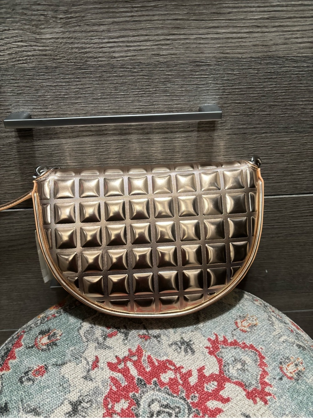 NWT Tory Burch Metallic Rose Gold Quilted Shoulder Bag with Silver Chain - Picture 4 of 6